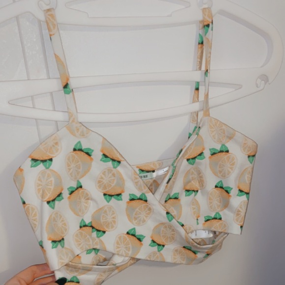 lemon patterned crop top - Picture 2 of 3